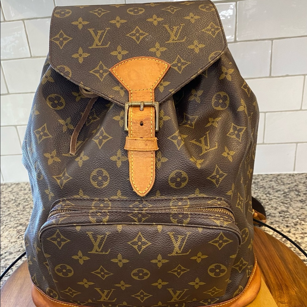Authentic Louis Vuitton Montsouris GM (Large)